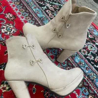 بوت زنانه سایز ۳۹ در حد نو