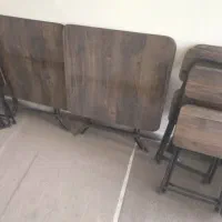 پنج عدد صندلی و دو عدد میز کافه ای نو و پارتیشن