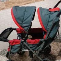 کالسکه دوقلو