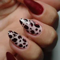 کاشت ناخن فقط ۳۰۰ در سالن زیبایی چهره ها