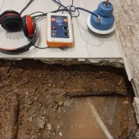 رفع نم نشت‌ی یابی لوله کش‌ی اب فاضلاب بادستگاه