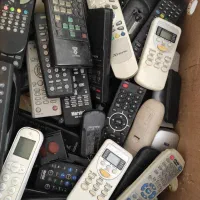 تعدادی کنترل برای وسایل مختلف|صوتی و تصویری|قم, دانش|دیوار