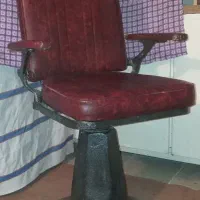 صندلی آرایشگری، درب وردی،کفش اسپرت