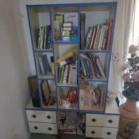 کتابخانه سفید رنگ