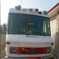 مینی بوس سفید