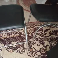 سه عدد صندلی