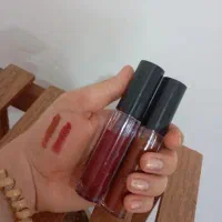 رژلب مایع طبیعی و دستسازیاقوت