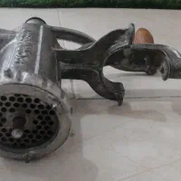 چرخ گوشت دستی|کلکسیون اشیاء عتیقه|سبزوار, فیاض|دیوار