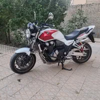 سی بی ۱۳۰۰ مدل ۲۰۱۴