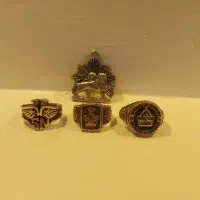 ۳ عدد انگشتر و یک عدد پلاک باهم