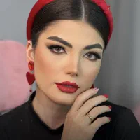 خدمات و آموزش میکاپ تخصصی