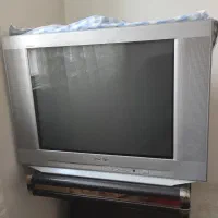 تلویزیون و میز