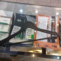 آویز لباس چوب لباسی طرح چوب مشکی و میله رگال|بندرخت و رختآویز|تهران, نصرت|دیوار