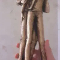 دو عدد مجسمه