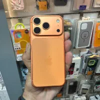 ۱۷ پرو نارنجی