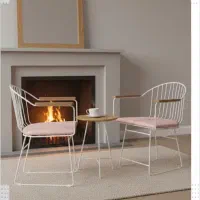 مجموعه‌ای زیبا از میز و صندلی های خاص ناهارخوری