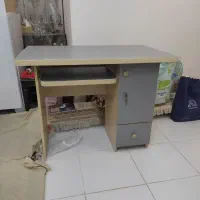 میز تحریر در حد نو