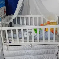 تخت بچه کاملا سالم