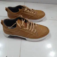 کفش کتانی در حد نو