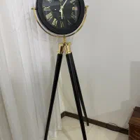 ساعت ایستاده