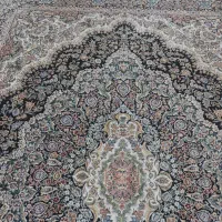 فرش و میز تلویزیون