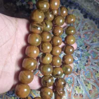 تسبیح کهربا پرچمی