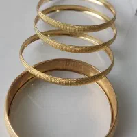 سلام فروش 61گرم طلا درحد نو وقابل استفاده.