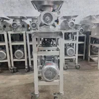 چرخ گوشت ۳۲ متحرک|کافیشاپ و رستوران|تهران, باشگاه نفت|دیوار