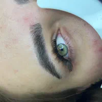 خدمات تخصصی کاشت و اکستنشن  و لیفت مژه