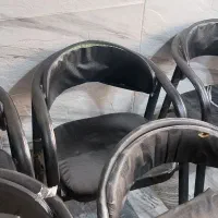 صندلی های محکم فلزی