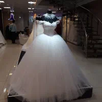 لباس عروس در حد نو|لباس|اندیشه, اندیشه فاز ۴|دیوار