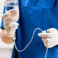 پرستار تزریق وسرم تراپی و پانسمان زخم در منزل