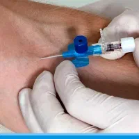 ویزیت و تزریقات و پانسمان در منزل. شهرری و حومه