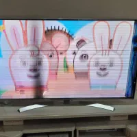 تلویزیون ۵۵اینج اصل کره ای فقط یکم شکستگی داره