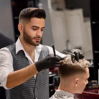 استخدام آرایشگر مردانه