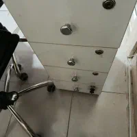 میز ناخنکاری|آرایشگاه و سالن‌های زیبایی|پرند, فاز ۶|دیوار