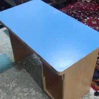 میز کامپیوتر معمولی