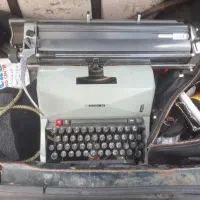 تایپ زن دستی عتیقه