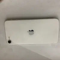 ایفون se2020 زیر قیمت چک دارم