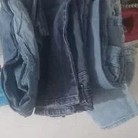 چند عدد شلوار لی بچگانه