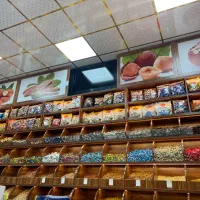 فروشنده خانم