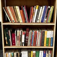 حراج فوری کتابخانه شخصی با کتاب‌های نو