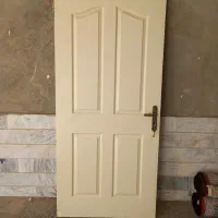 درب چوبی در حد نو و سالم