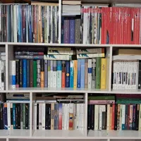 فروش کتابخانه شخصی|کتاب و مجله ادبی|کرمانشاه, |دیوار