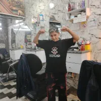 آرایشگر مردانه ده سال کار بادرآمد بالا، ارایشگر