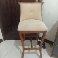 یک عدد صندلی کانتر