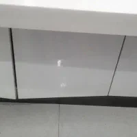 کابینت های گلاس به همراه جزیره