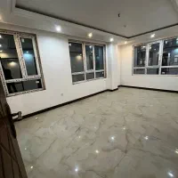 80متراداری/فلت-مستطیل/ویترین روبه نما/مخابرات