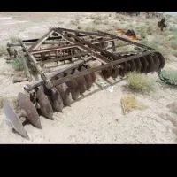 یک دستگاه تراکتور رومانی