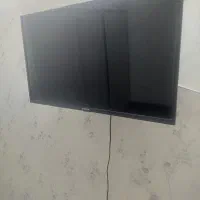 یک دستگاه تلوزیون